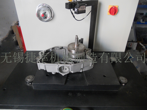 医生掀开奶罩边躁边狠狠躁视频