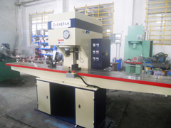 医生掀开奶罩边躁边狠狠躁视频